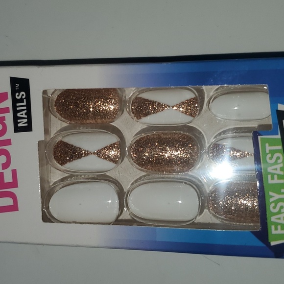 Nails - Picture 6 of 10